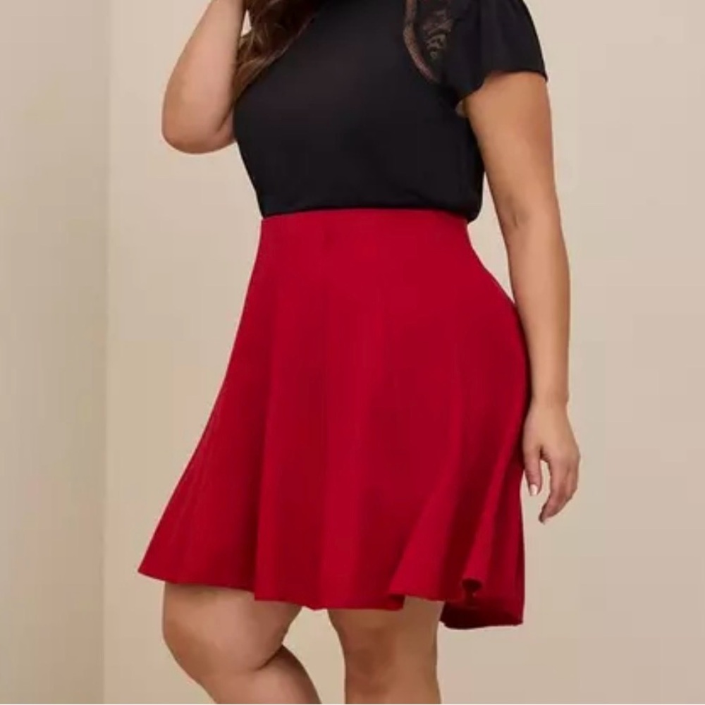 Torrid Size 0 Elegant Red Women's Skirt NWT